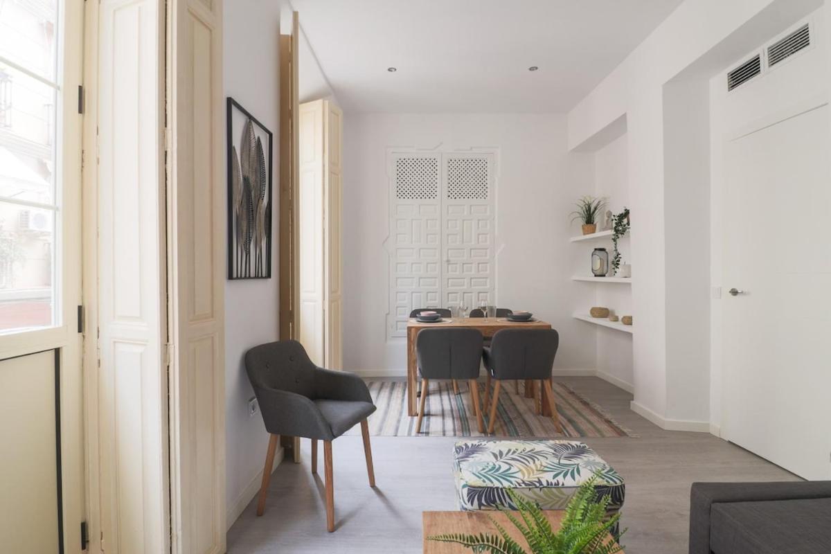 C93 - Trendy Two Bedrooms In Ollerias マラガ エクステリア 写真