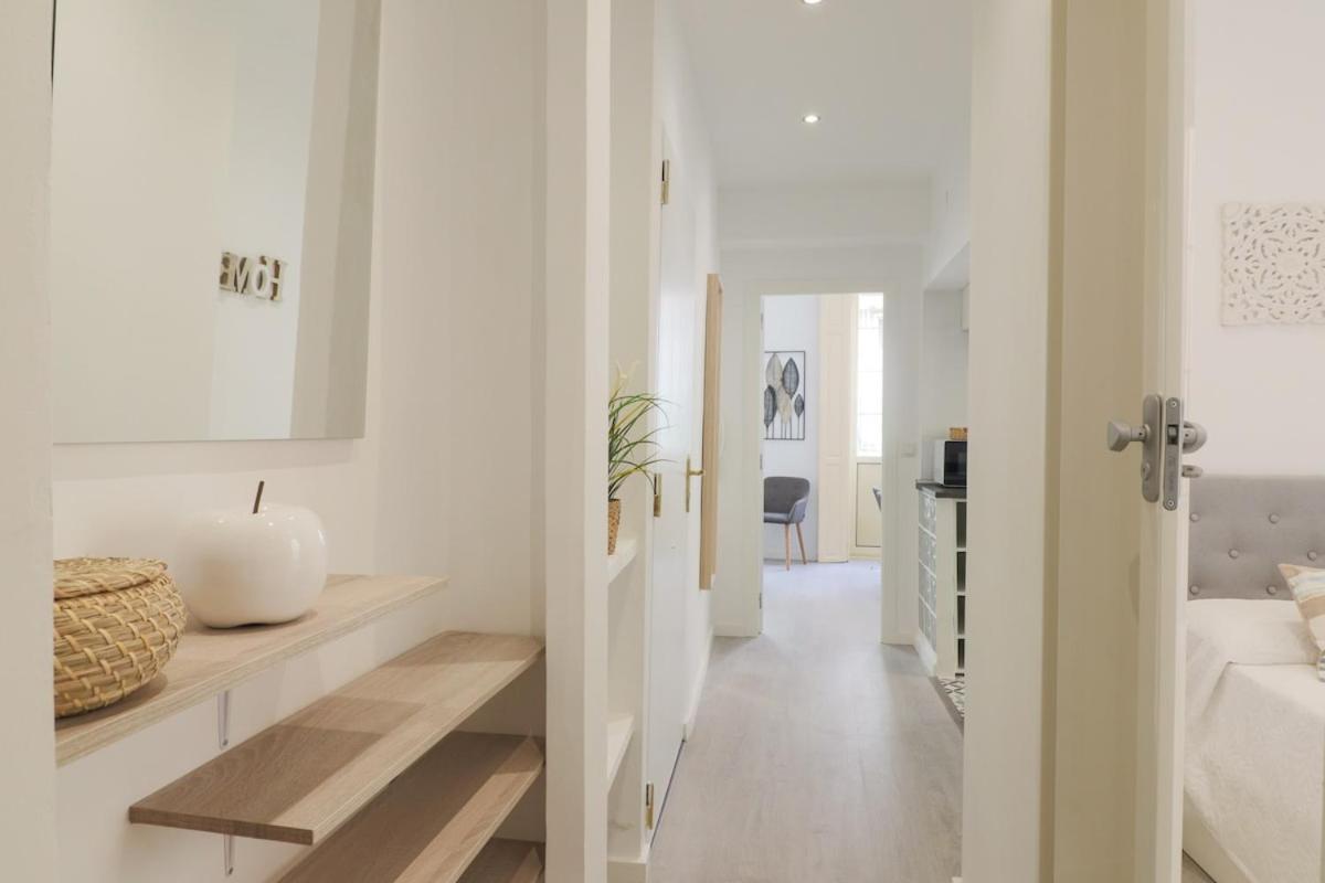 C93 - Trendy Two Bedrooms In Ollerias マラガ エクステリア 写真