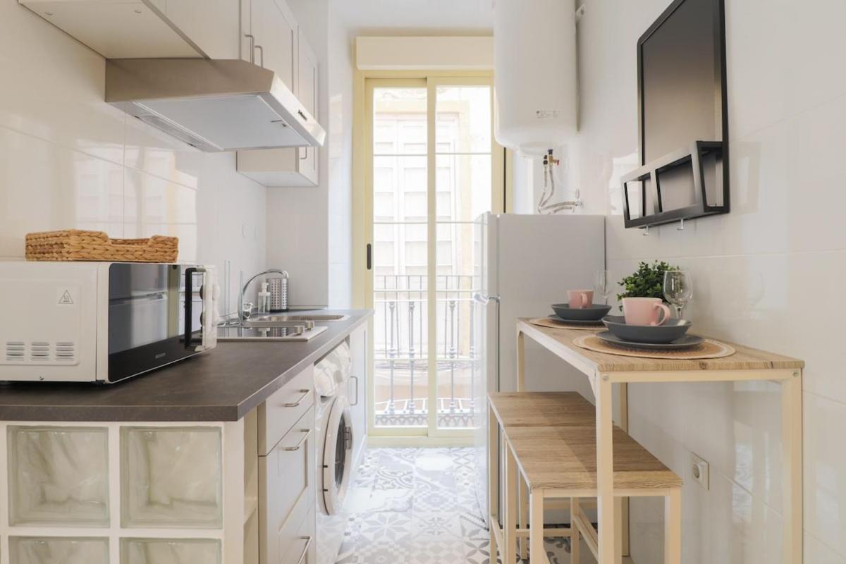 C93 - Trendy Two Bedrooms In Ollerias マラガ エクステリア 写真